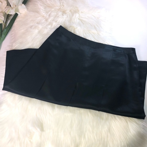 ❤️5/$25 The Limited Black Silk Skirt knee length - Picture 6 of 7